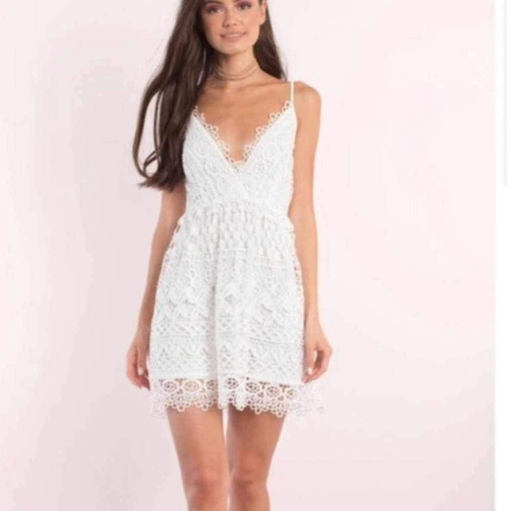 New! TOBI white size M lace cut out dress